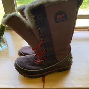 Like new sorel boots